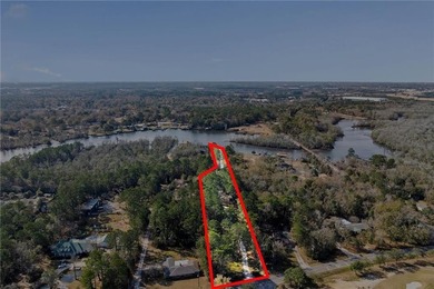 This exceptional waterfront home features 4 bedrooms and 4 - photo 3