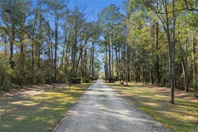 This exceptional waterfront home features 4 bedrooms and 4 - photo 4