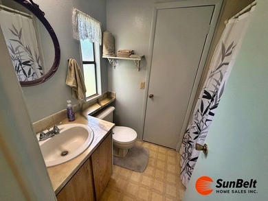 Large 2/2 home on a Big! corner lot in the friendly, waterfront - photo 15