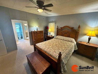 Large 2/2 home on a Big! corner lot in the friendly, waterfront - photo 17