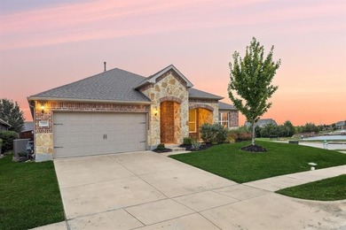 (private lake, pond, creek) Home For Sale in Northlake Texas