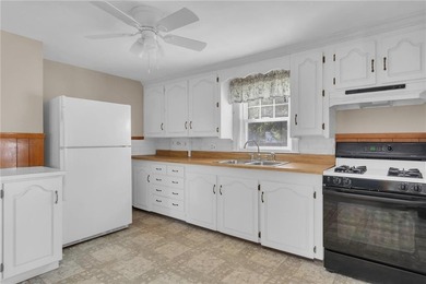 Beautifully maintained home offering over 1,800 square feet of - photo 5