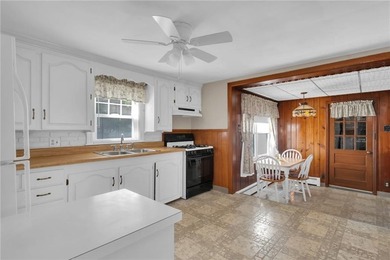 Beautifully maintained home offering over 1,800 square feet of - photo 6