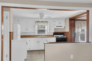 Beautifully maintained home offering over 1,800 square feet of - photo 8