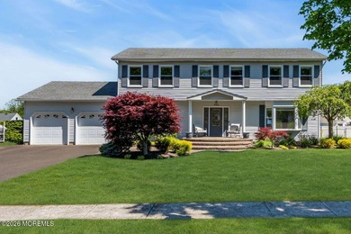 Five-Bedroom Colonial in Sought-After Twin Oaks. This charming - photo 1