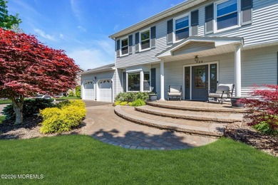 Five-Bedroom Colonial in Sought-After Twin Oaks. This charming - photo 4