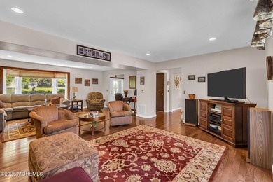 Five-Bedroom Colonial in Sought-After Twin Oaks. This charming - photo 9