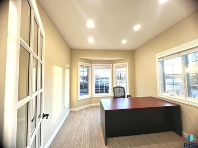 Prime executive office opportunity overlooking the 18th green in - photo 14