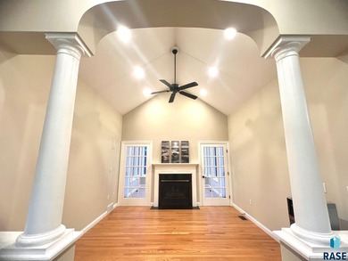 Prime executive office opportunity overlooking the 18th green in - photo 19