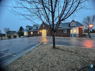 Prime executive office opportunity overlooking the 18th green in - photo 25
