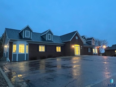 Prime executive office opportunity overlooking the 18th green in - photo 26