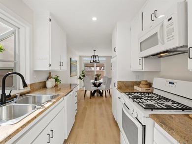 Ground-level 3-bedroom 2-bath in pristine condition. Totally - photo 9
