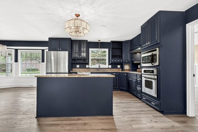 Set within the established golf course community of Shadowmoss - photo 10