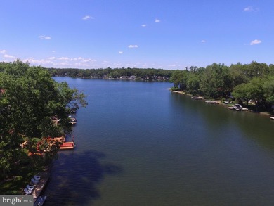 Welcome to 110 Lee Circle, a custom-built, elegant, waterfront - photo 4