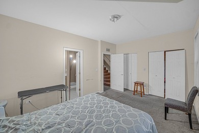 Investor special: This 3-story row home offers 3 spacious - photo 12