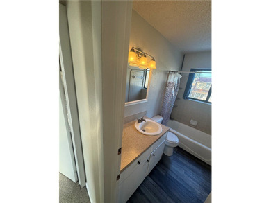 Charming 3 bedroom, 1.5 bath home on a desirable corner lot in - photo 14