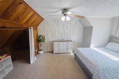 Charming 3 bedroom, 1.5 bath home on a desirable corner lot in - photo 19