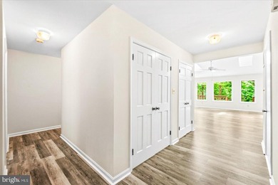 Welcome to this beautifully refreshed 3-bedroom, 2-bath rambler - photo 4