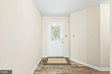 Welcome to this beautifully refreshed 3-bedroom, 2-bath rambler - photo 5
