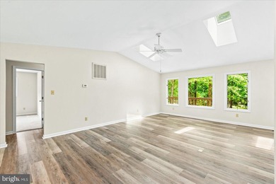 Welcome to this beautifully refreshed 3-bedroom, 2-bath rambler - photo 8