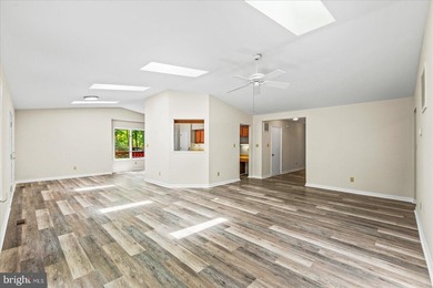 Welcome to this beautifully refreshed 3-bedroom, 2-bath rambler - photo 10
