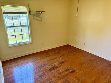 Welcome to this affordable 4-bedroom, 2-bath home located in the - photo 10