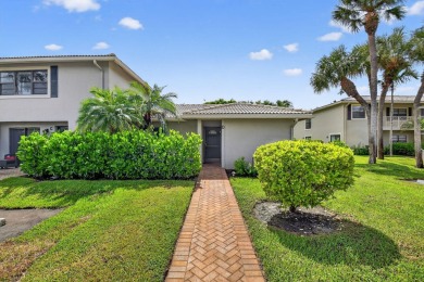 Lake Condo For Sale in Boynton Beach, Florida