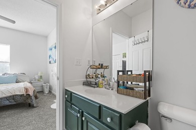 Welcome to this beautiful 2-bedroom, 2-bathroom top-floor end - photo 13