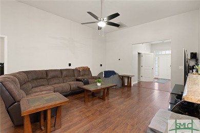 Welcome home to this charming residence in a friendly community! - photo 4