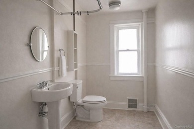 Bring your vision and unlock the potential of this spacious - photo 2