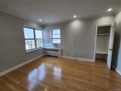 Nicely renovated full-size 2-bedroom Co-Op (this IS NOT a Condo) - photo 24