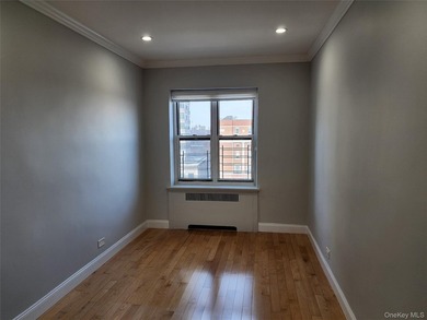 Nicely renovated full-size 2-bedroom Co-Op (this IS NOT a Condo) - photo 27