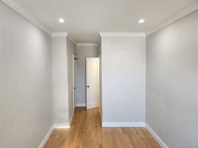 Nicely renovated full-size 2-bedroom Co-Op (this IS NOT a Condo) - photo 28