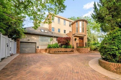 Welcome to this expansive split-level home in the desirable - photo 1