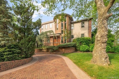 Welcome to this expansive split-level home in the desirable - photo 2