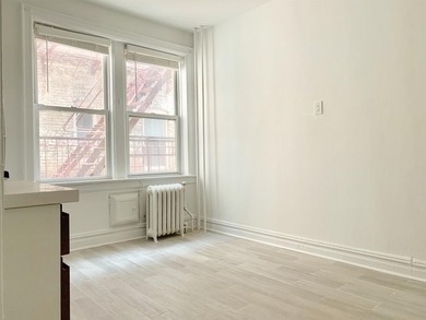 Small but cute 3rd floor condo apartment in elevator-building - photo 1