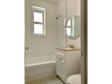 Small but cute 3rd floor condo apartment in elevator-building - photo 4