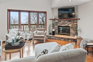Waterfront 2-bed condo in Fort Atkinson with lake access, golf - photo 5