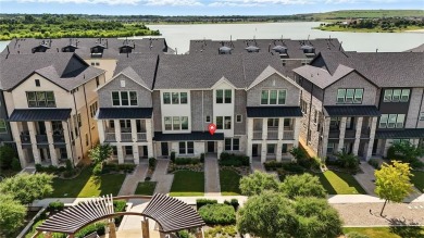 Lake Townhome/Townhouse For Sale in Arlington, Texas