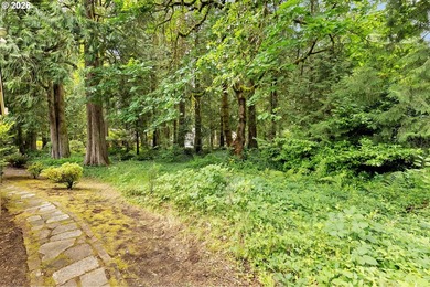 Escape to your own private Pacific Northwest retreat, where - photo 45