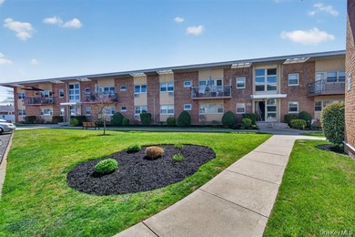 Welcome to the Ocean Harbor Club at 4 Rose St. Building 6 Unit - photo 1