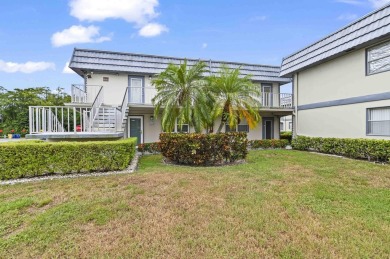 Lake Condo For Sale in Delray Beach, Florida