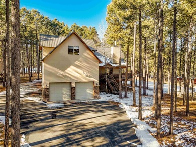 Incredibly beautiful custom home located on the highly manicured - photo 3