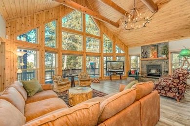 Incredibly beautiful custom home located on the highly manicured - photo 8