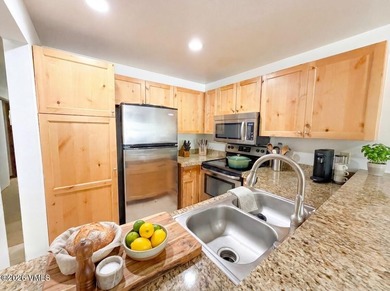 Enjoy premium ski access, unobstructed mountain views and a - photo 4