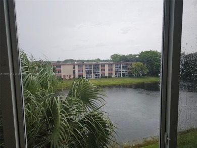 Lake Condo For Sale in Sunrise, Florida