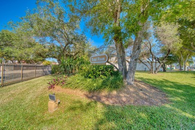 Lake Townhome/Townhouse For Sale in Miami, Florida