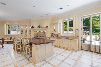 Luxurious Waterview Mansion in the Prestigious Village of Kings - photo 10