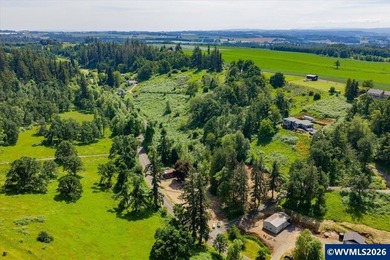 Bring your ideas to this 1.6 acre private lot on the outskirts - photo 11