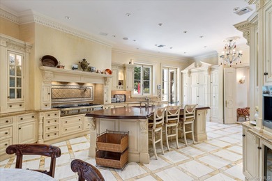 Luxurious Waterview Mansion in the Prestigious Village of Kings - photo 11